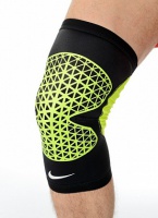 бандаж на колено nike pro combat knee sleeve m black/volt